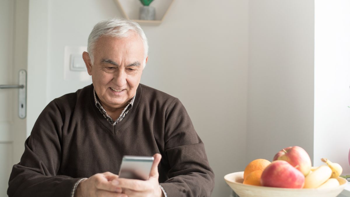 Protegiendo el WhatsApp de tus abuelos contra hackeos