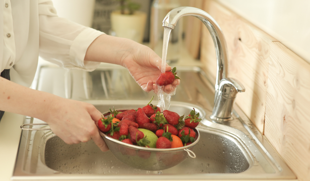 ¿Sabías que las fresas pueden contener pesticidas dañinos? Conoce los riesgos y cómo proteger tu salud