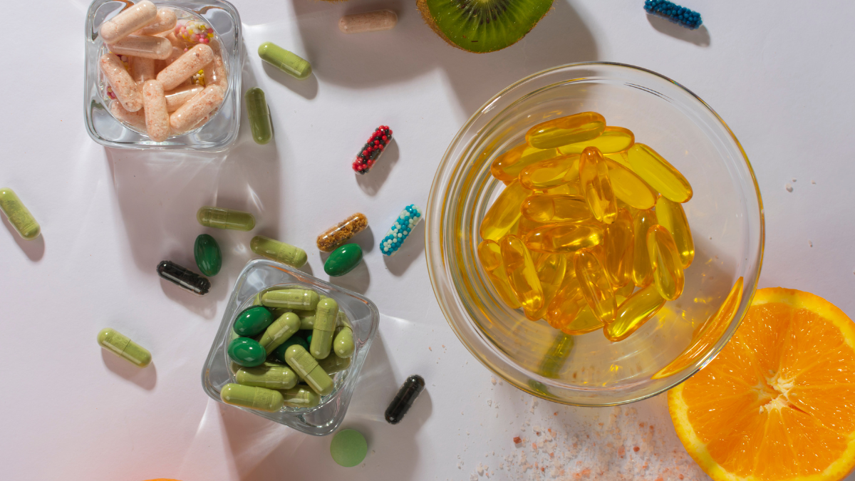 Vitaminas esenciales para limpiar y proteger tu hígado