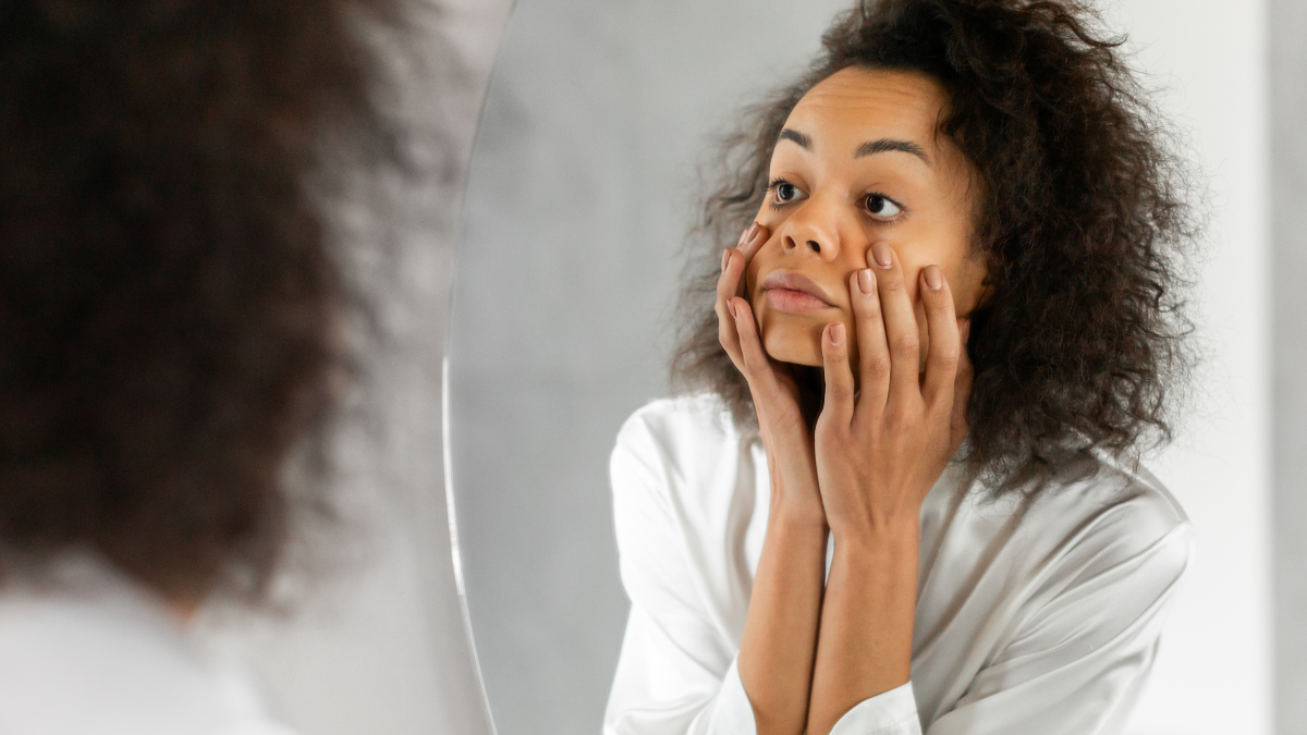 Ojos hinchados al despertar: Descubre las 11 causas médicas y soluciones avaladas por dermatólogos